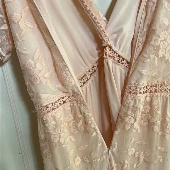 Chic Blush Lace Maxi Dress - Picture 7 of 8